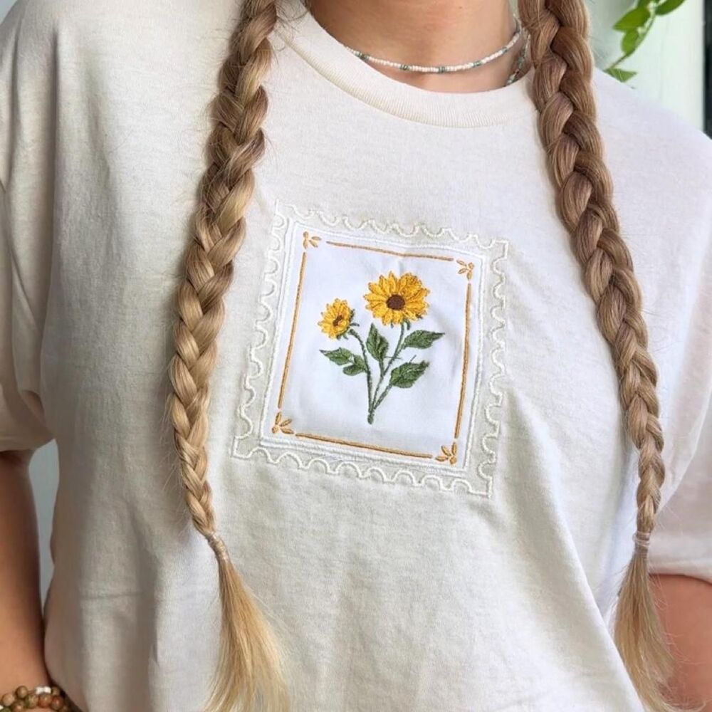 NWT 100% cotton vintage sunflower stamp patchwork embroidered cream tee
